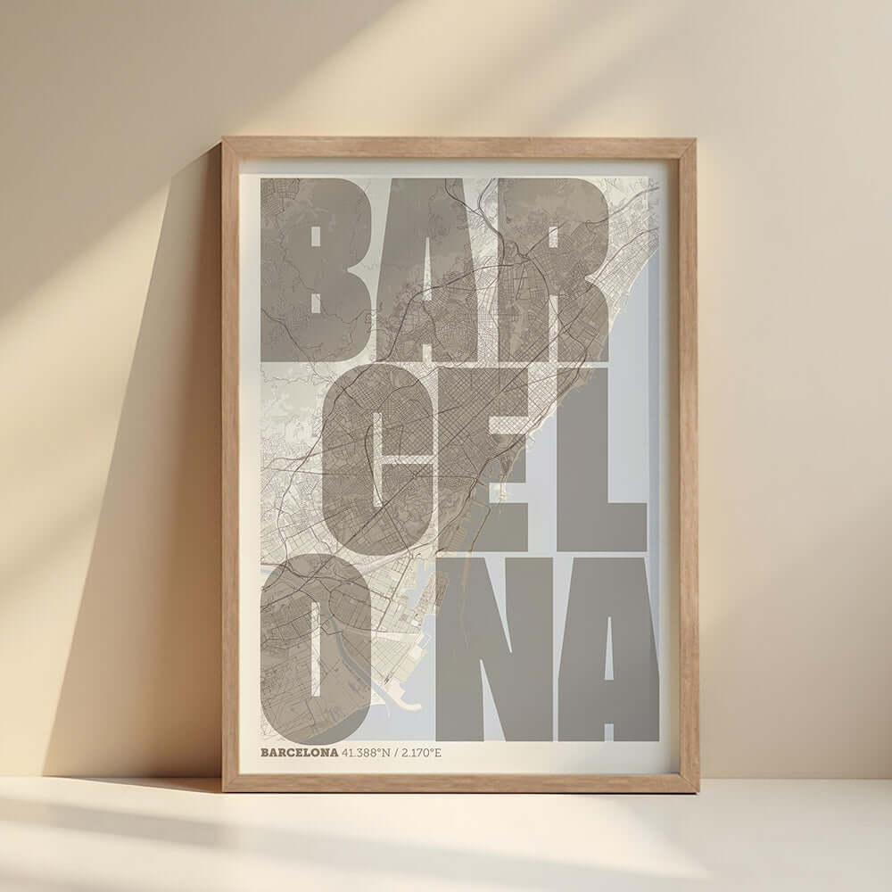 Lámina creativa de Barcelona – Diseño gráfico y tipografía sobre mapa