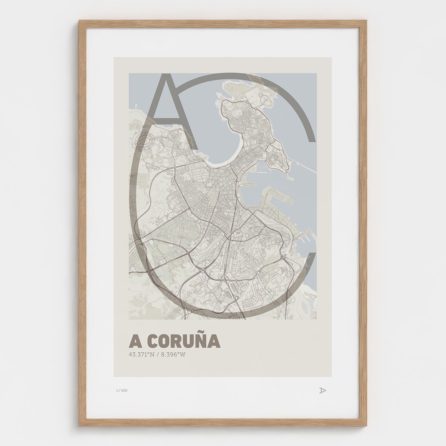Lámina tipográfica de A Coruña – diseño Ultrafina, marco de madera natural