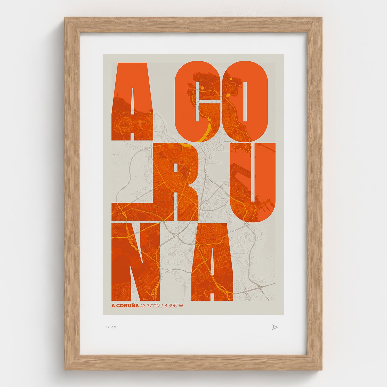 Lámina tipográfica de A Coruña – diseño Revoltosa, marco de madera natural