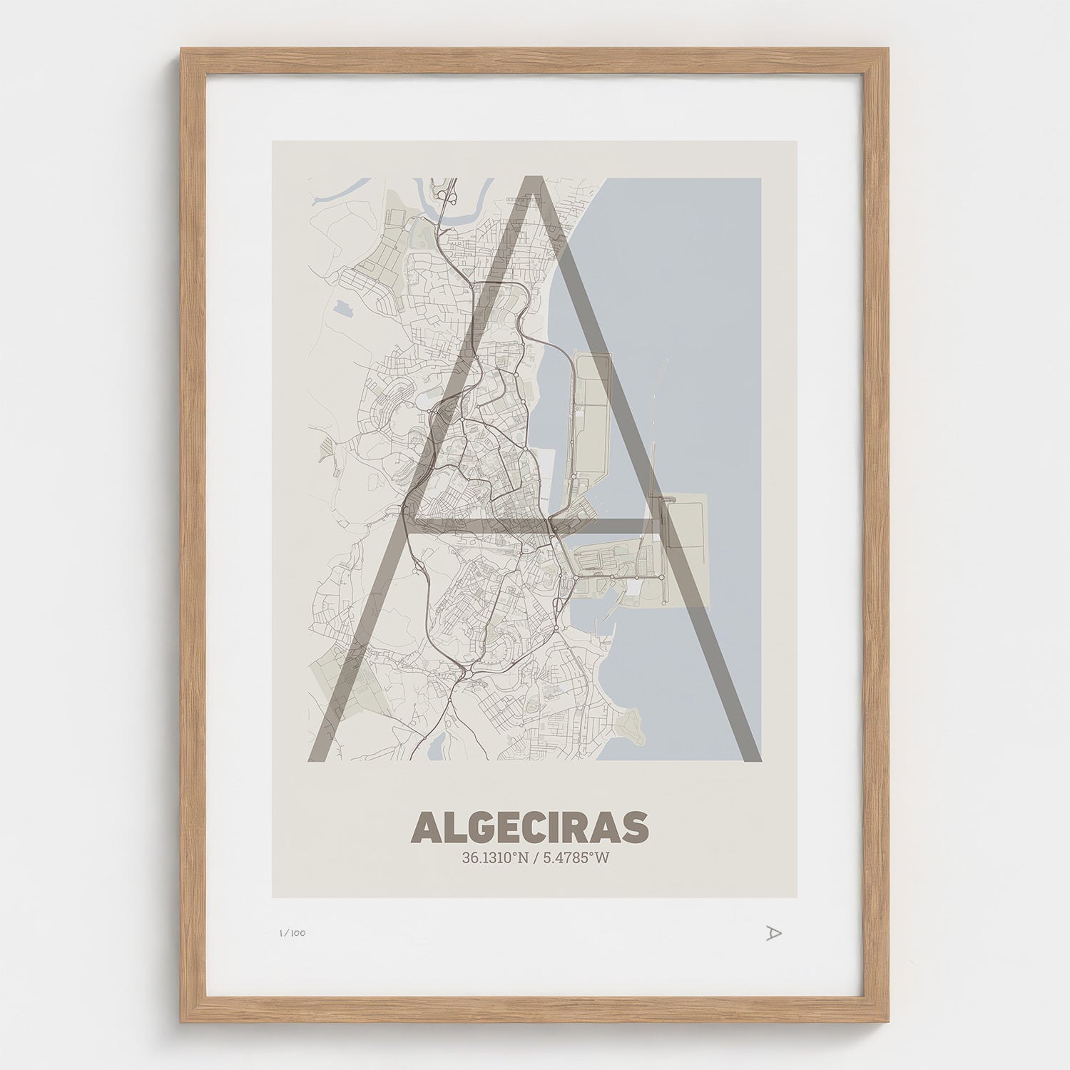 Lámina tipográfica de Algeciras – diseño Ultrafina, marco de madera natural