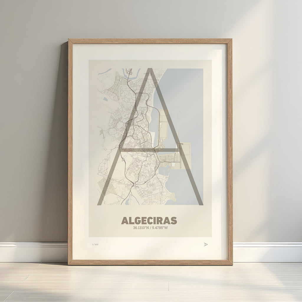 Láminas mapa de Algeciras enmarcadas en negro y madera natural