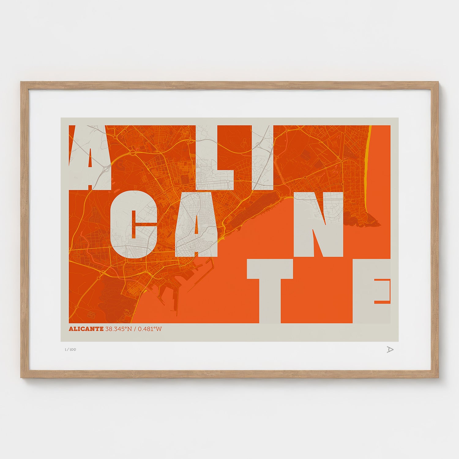 Lámina tipográfica de Alicante – diseño Revoltosa, marco de madera natural