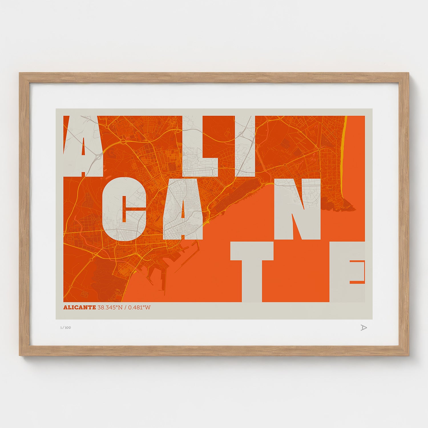 Lámina tipográfica de Alicante – diseño Revoltosa, marco de madera natural