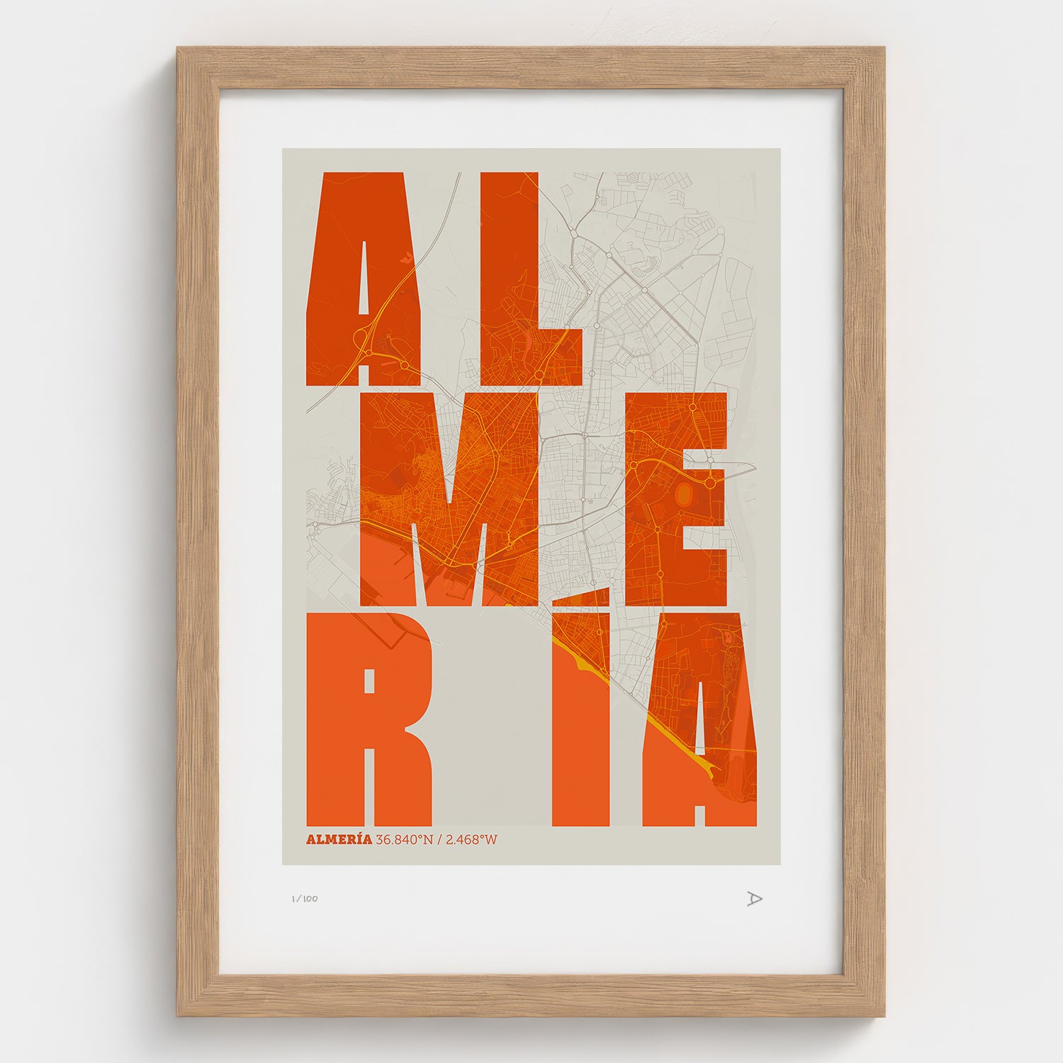 Lámina tipográfica de Almeria – diseño Revoltosa, marco de madera natural