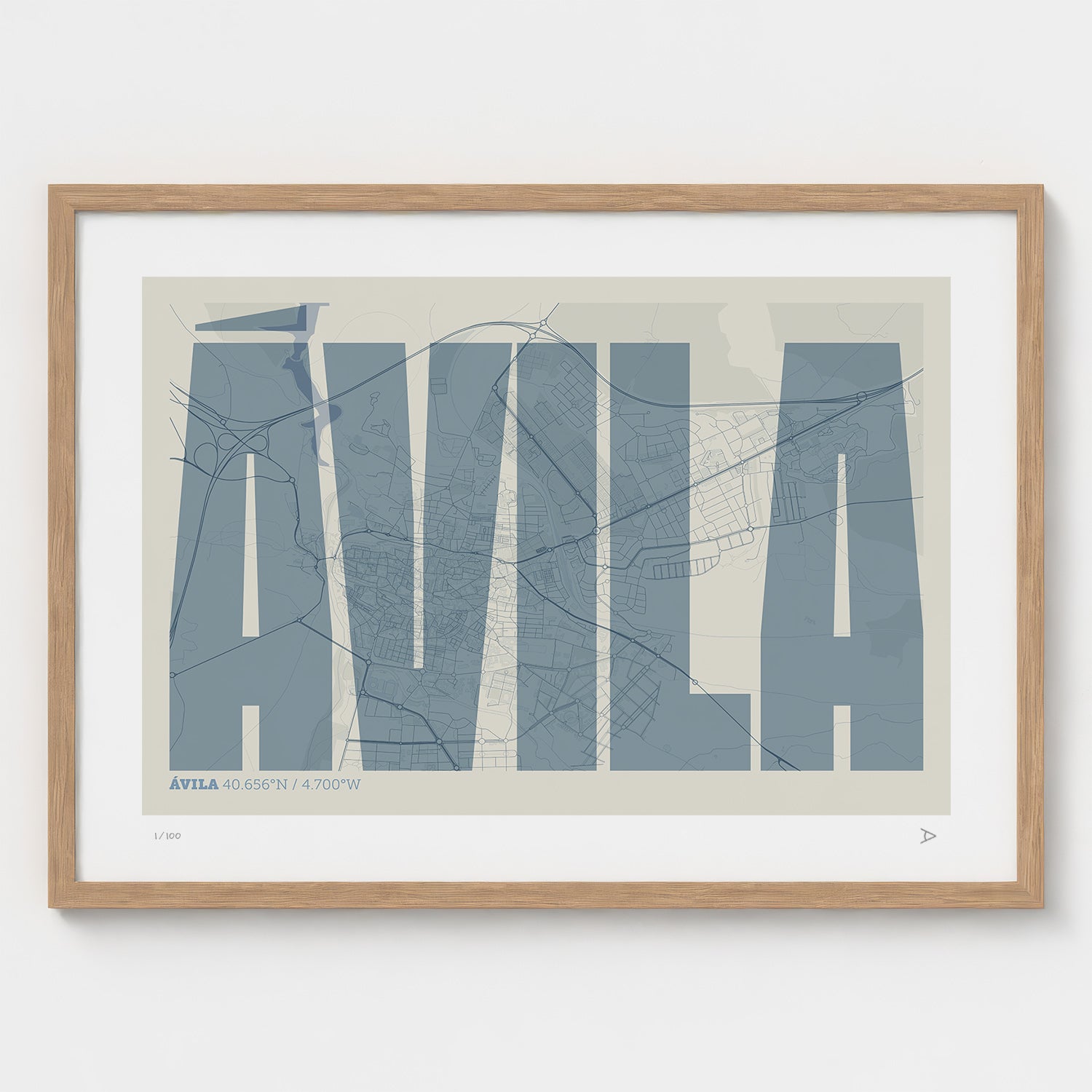 Lámina tipográfica de Avila – diseño Extra Comprimida, marco de madera natural
