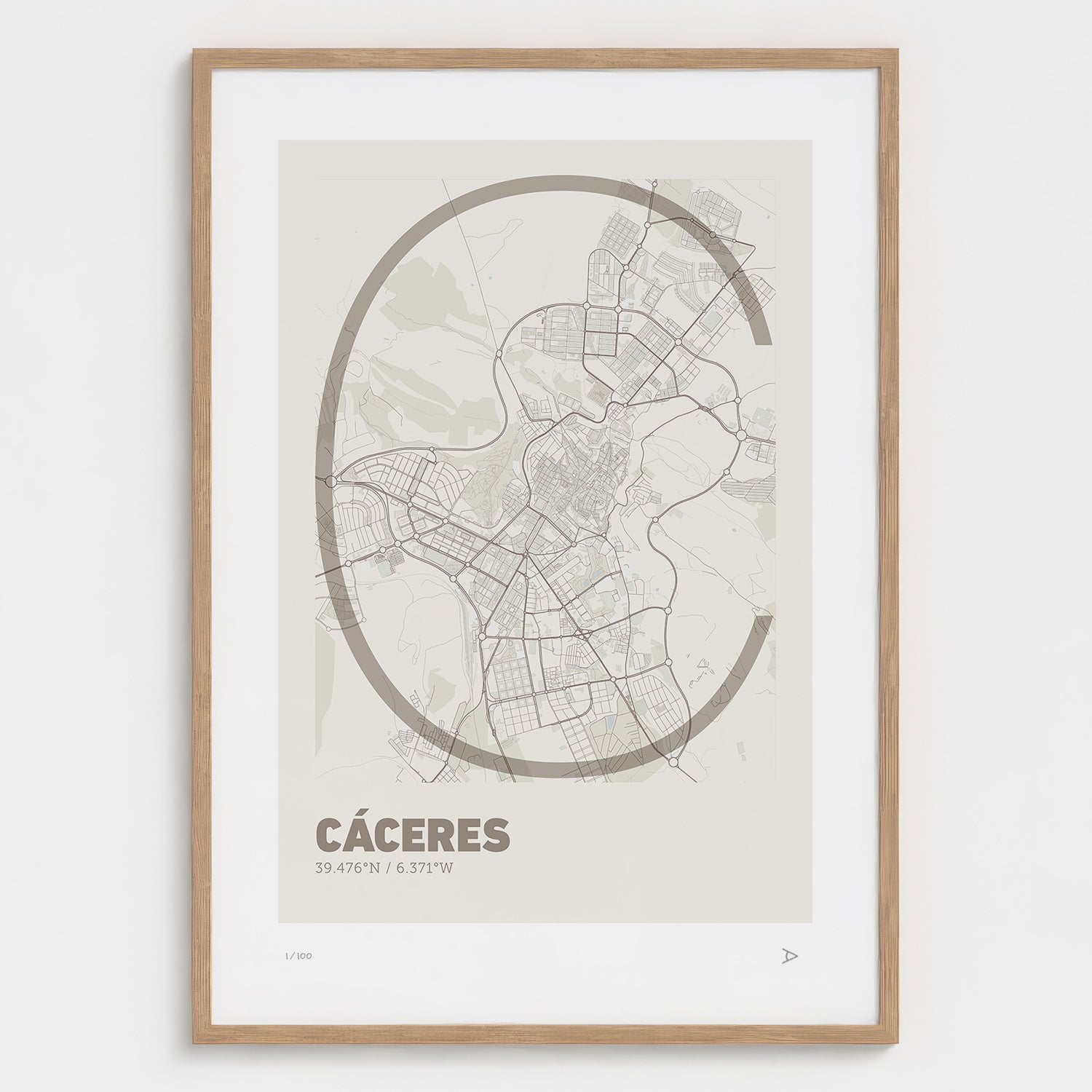 Lámina tipográfica de Caceres – diseño Ultrafina, marco de madera natural