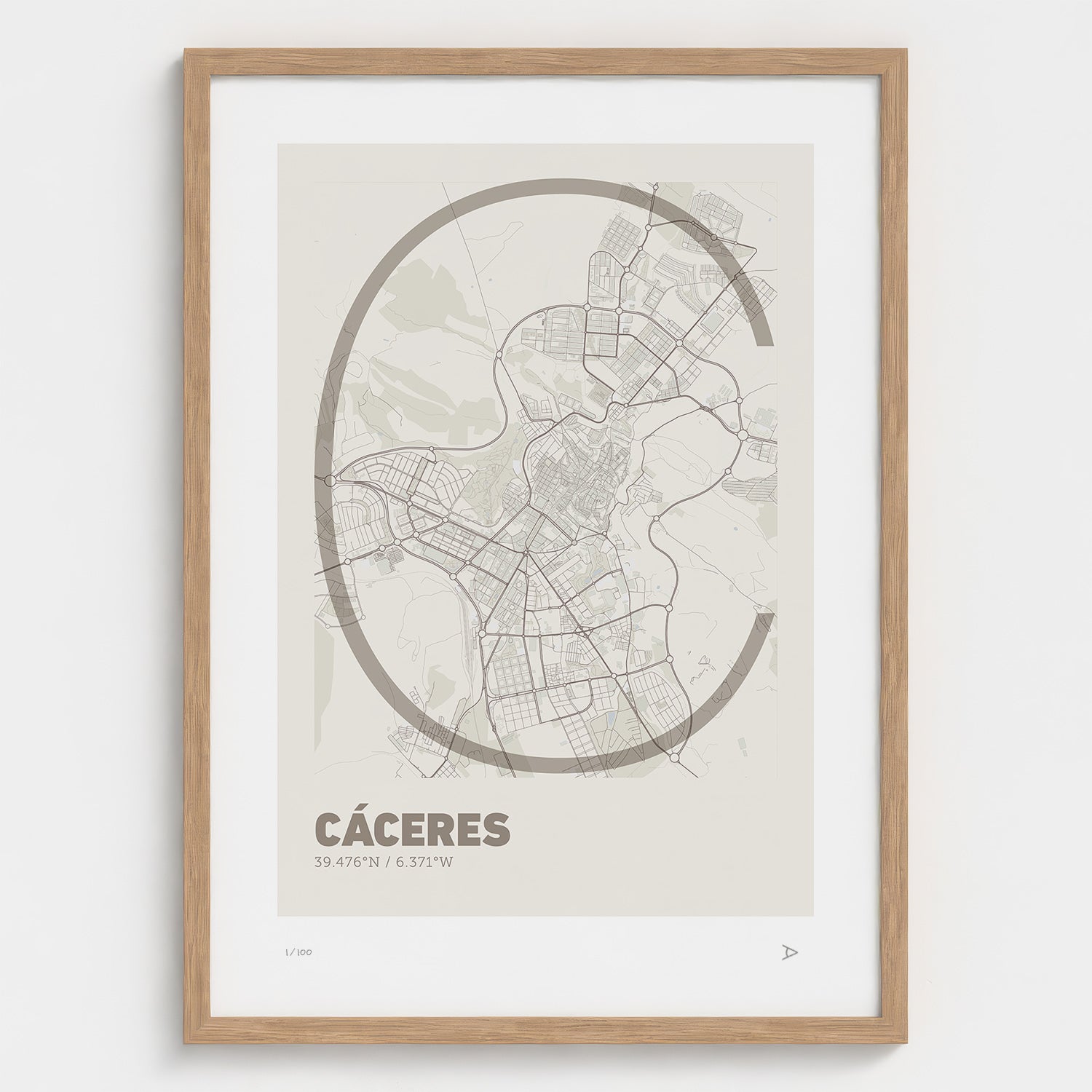 Lámina tipográfica de Caceres – diseño Ultrafina, marco de madera natural