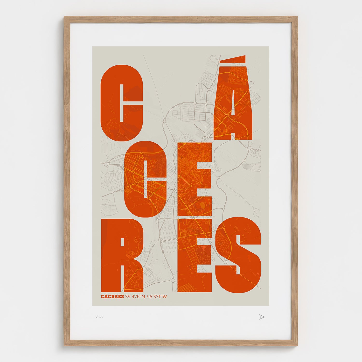 Lámina tipográfica de Caceres – diseño Revoltosa, marco de madera natural