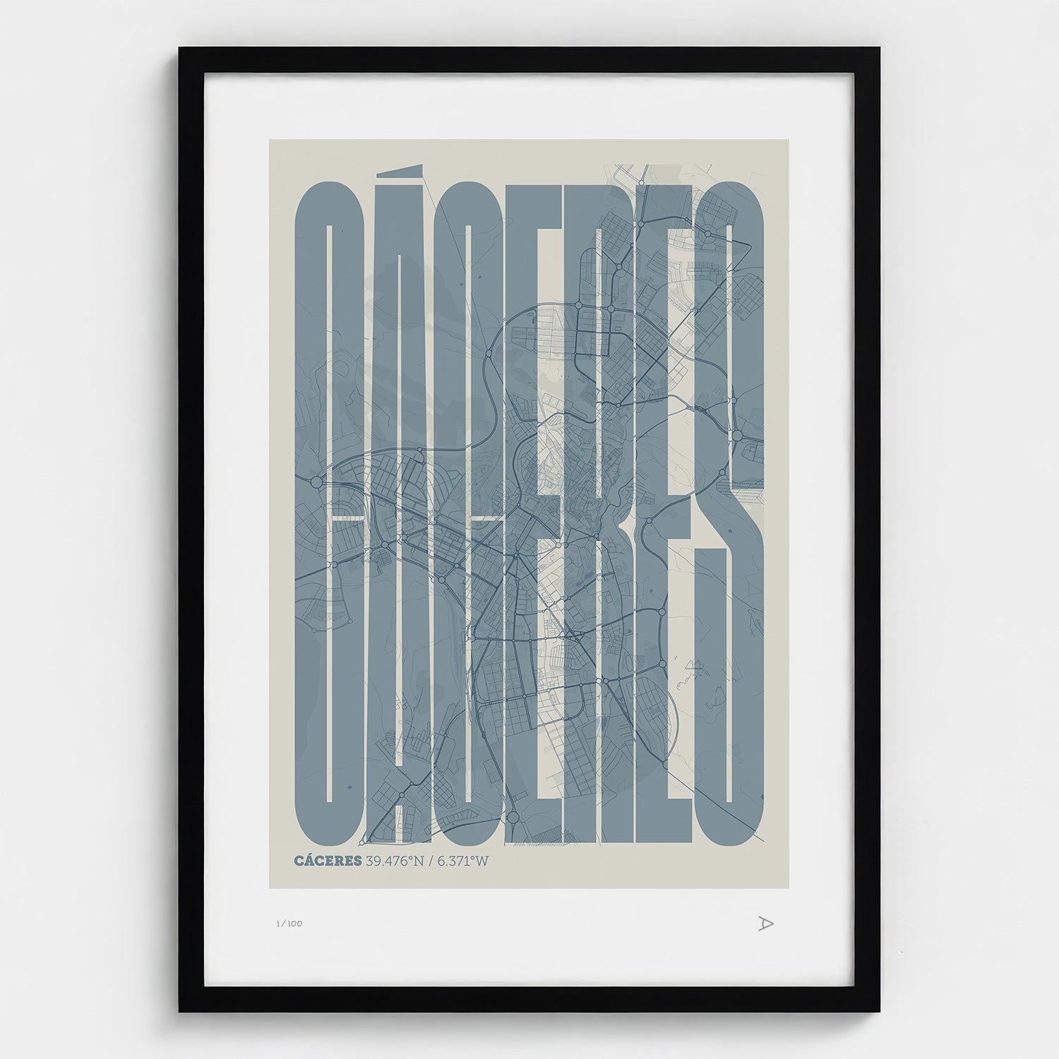 Lámina tipográfica de Caceres – diseño Extra Comprimida, marco negro