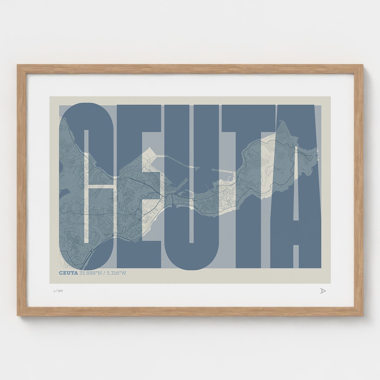 Lámina tipográfica de Ceuta – diseño Extra Comprimida, marco de madera natural