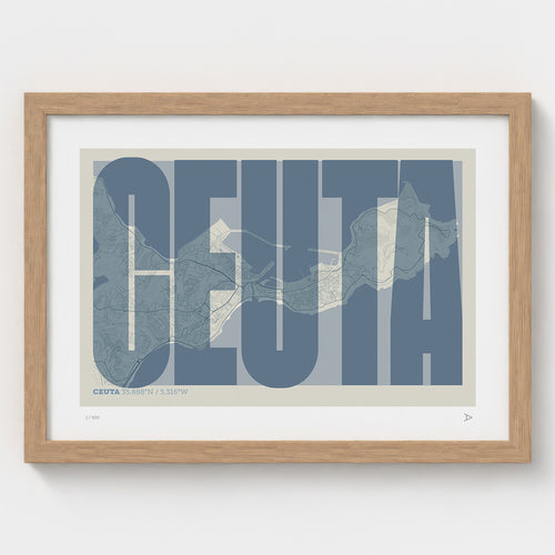 Lámina tipográfica de Ceuta – diseño Extra Comprimida, marco de madera natural