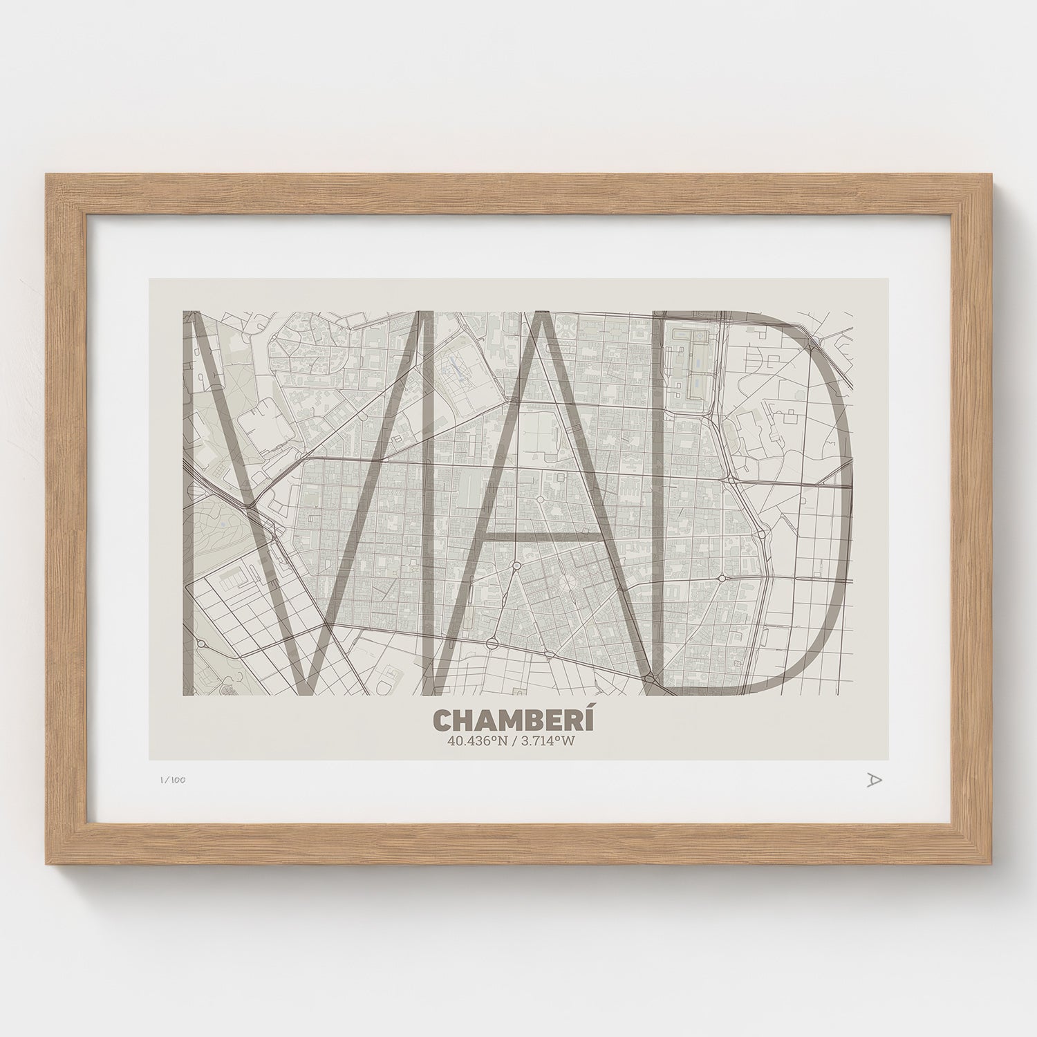 Lámina tipográfica de Chamberí – diseño Ultrafina, marco de madera natural