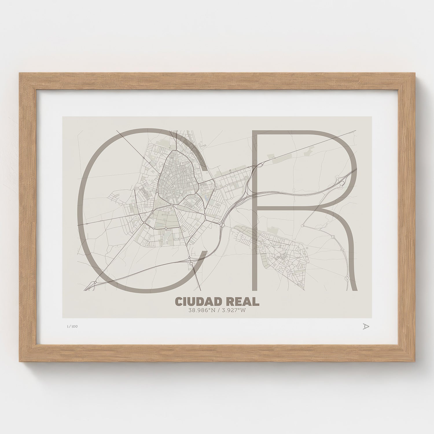Lámina tipográfica de Ciudad Real – diseño Ultrafina, marco de madera natural