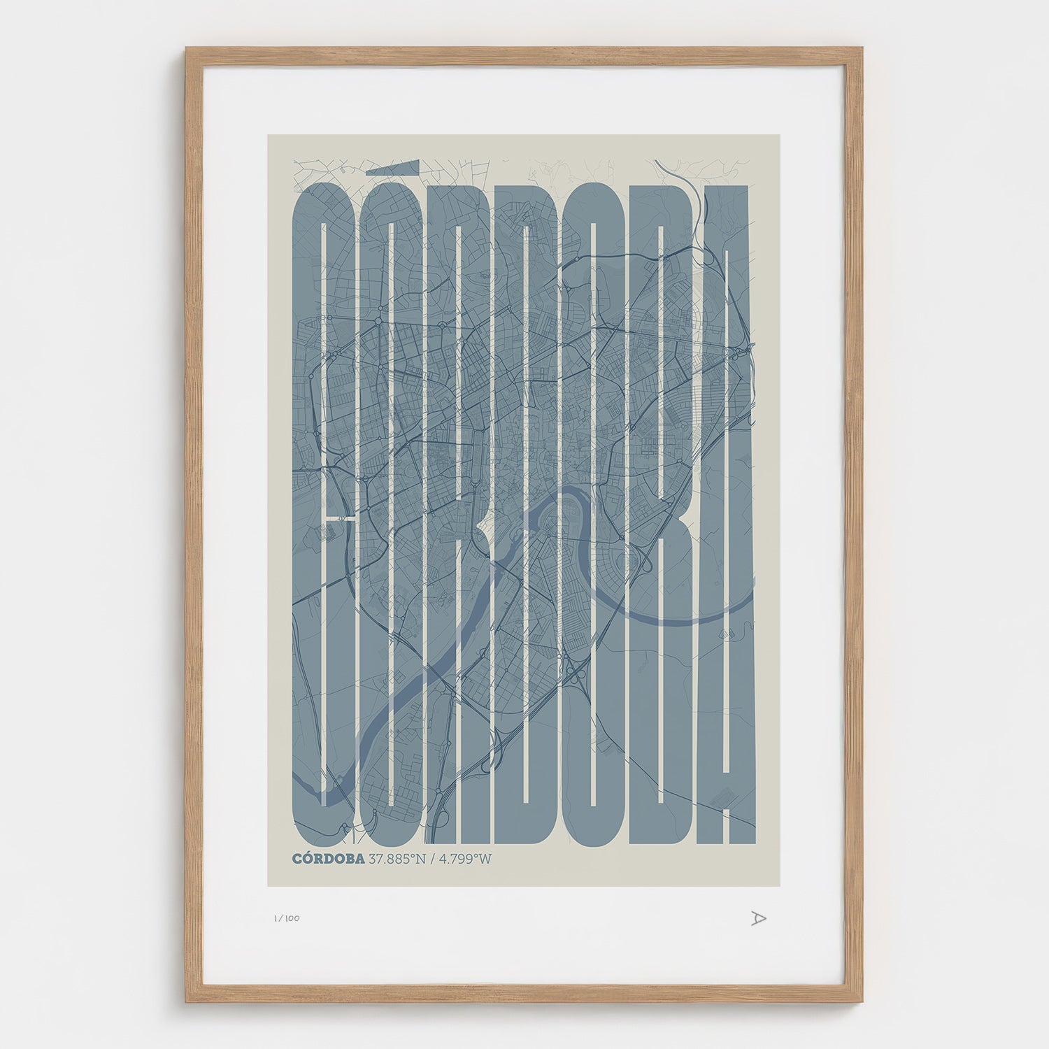 Lámina tipográfica de Cordoba – diseño Extra Comprimida, marco de madera natural