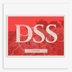 Mapa de Donostia en el diseño la Clásica, inspirado en la tipografía cincelada con una fuente elegante que crea un bonito contraste visual diseñado en rojo y fondo blanco roto