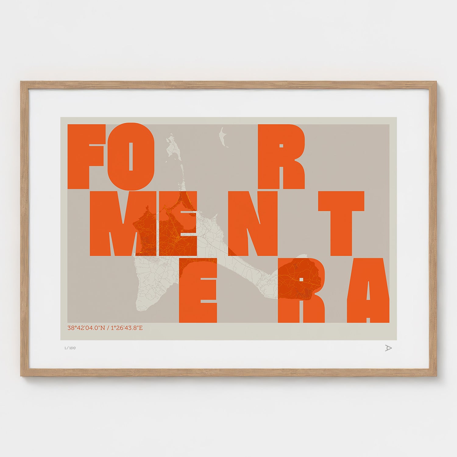 Lámina tipográfica de Formentera – diseño Revoltosa, marco de madera natural