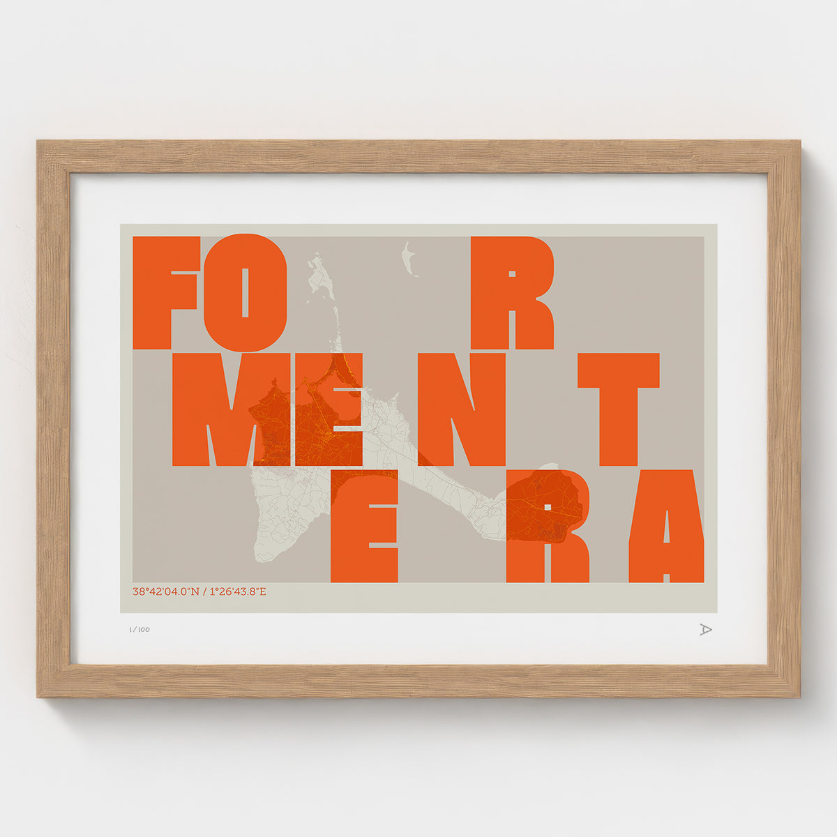 Lámina tipográfica de Formentera – diseño Revoltosa, marco de madera natural