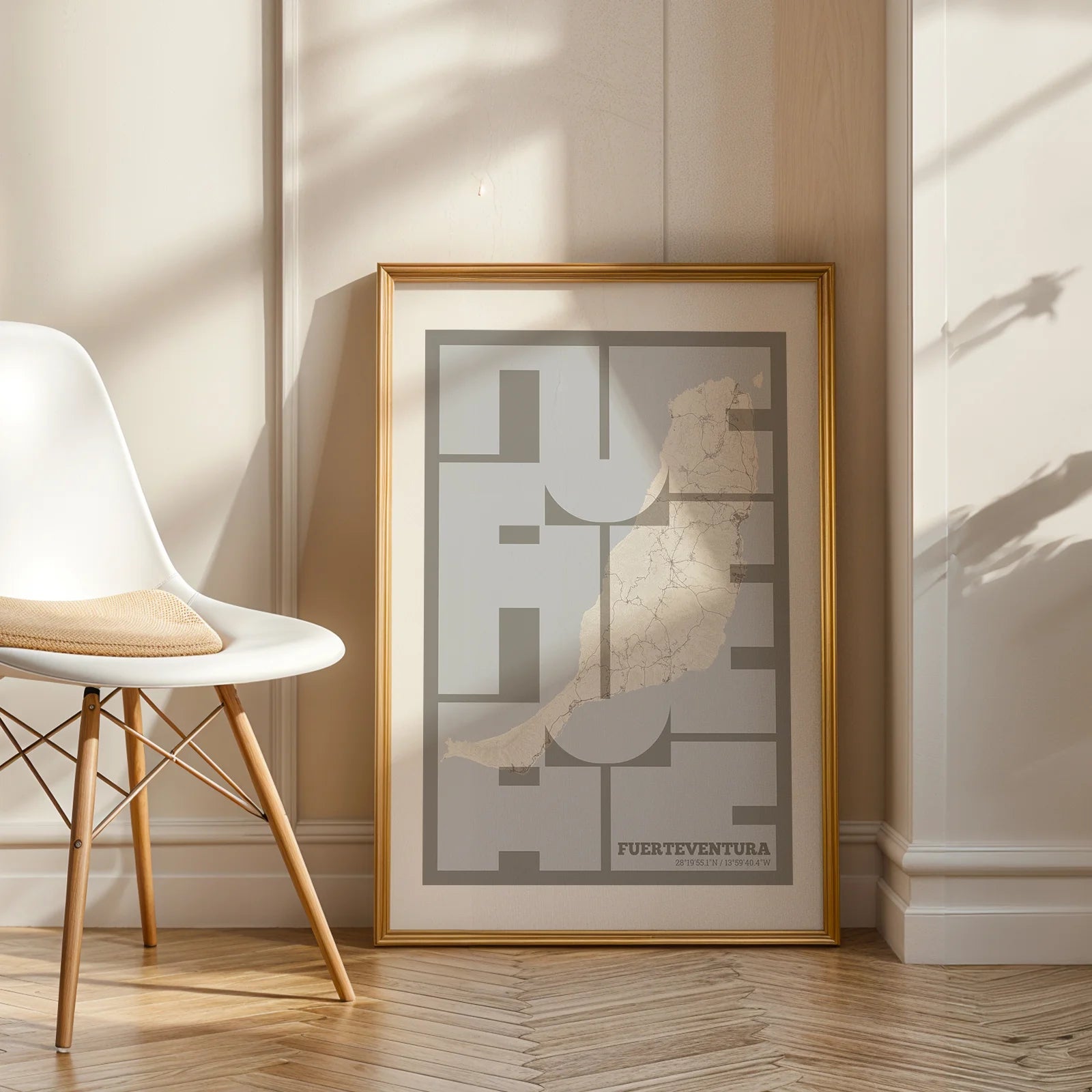 Póster artístico de Fuerteventura con tipografía geométrica - Decoración personalizada