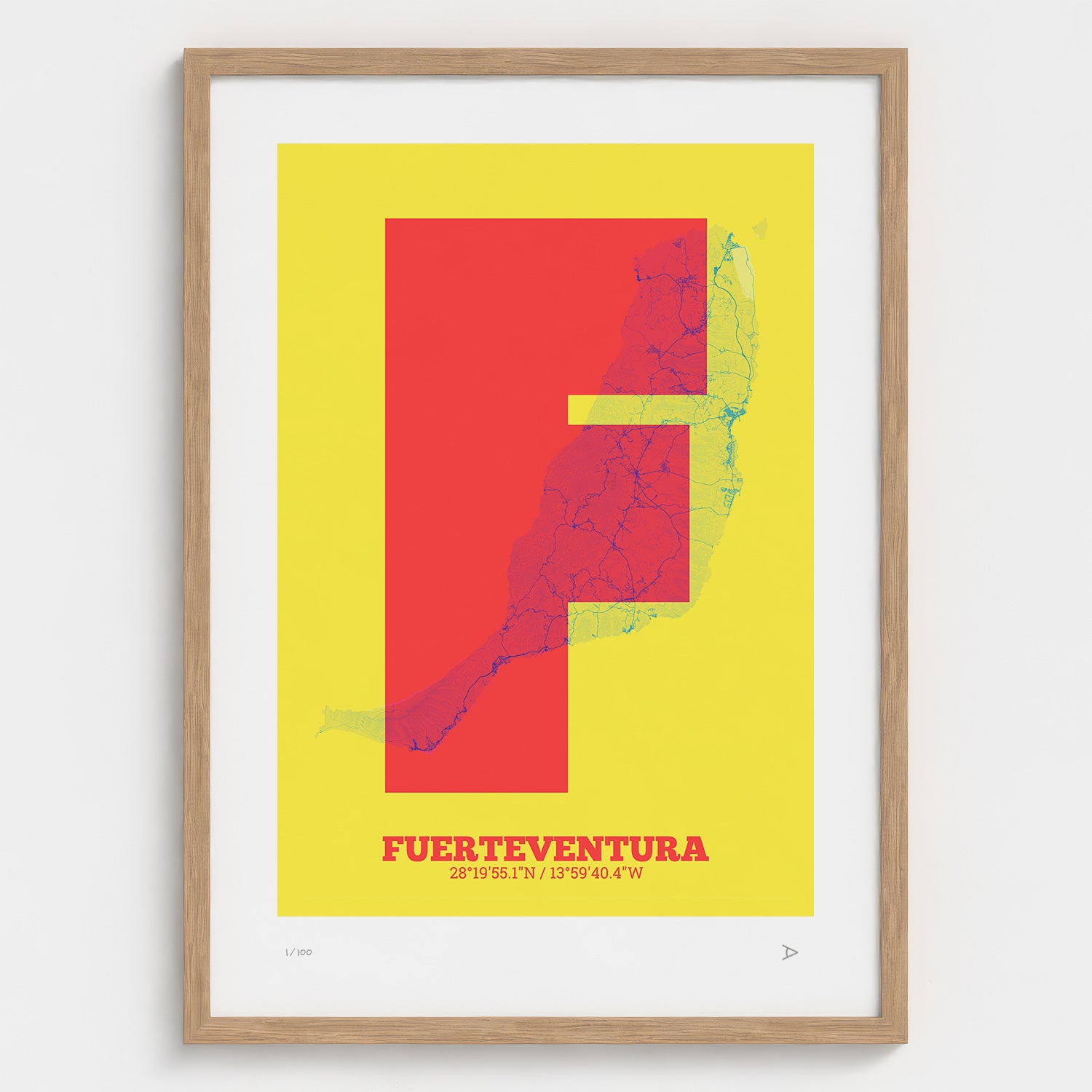 Lámina tipográfica de Fuerteventura – diseño Súper Bold, marco de madera natural