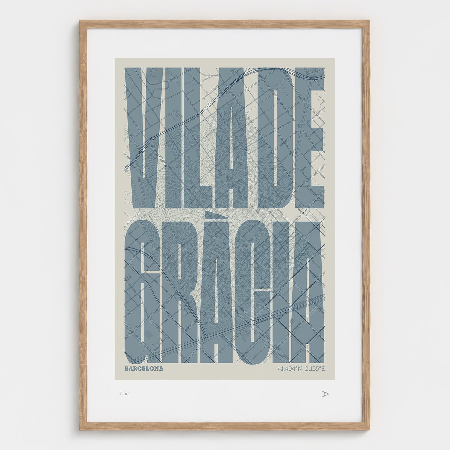 Lámina tipográfica de Gràcia – diseño Extra Comprimida, marco de madera natural