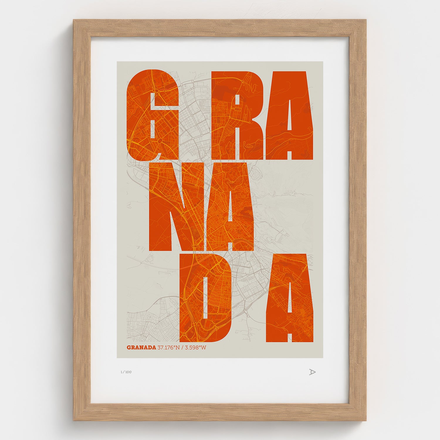 Lámina tipográfica de Granada – diseño Revoltosa, marco de madera natural