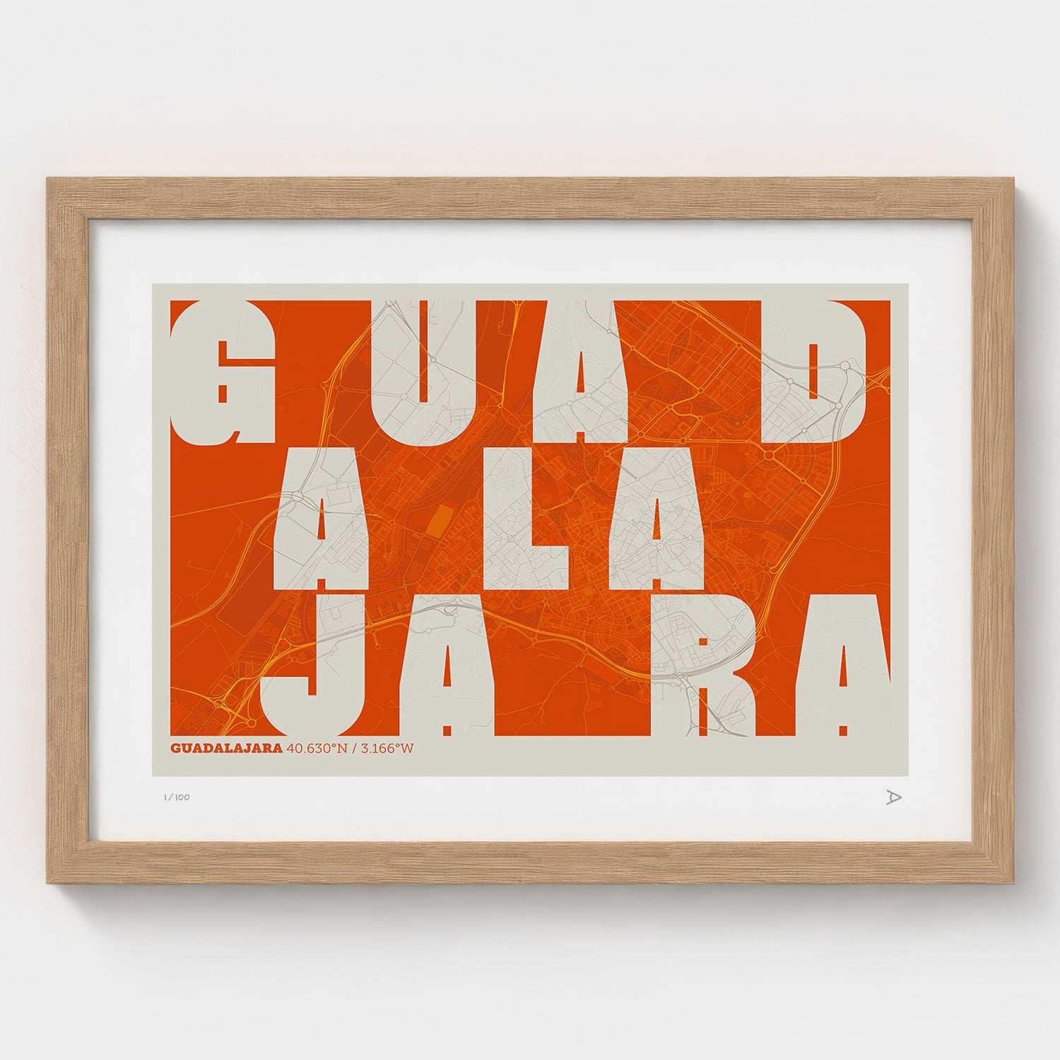 Lámina tipográfica de Guadalajara – diseño Revoltosa, marco de madera natural