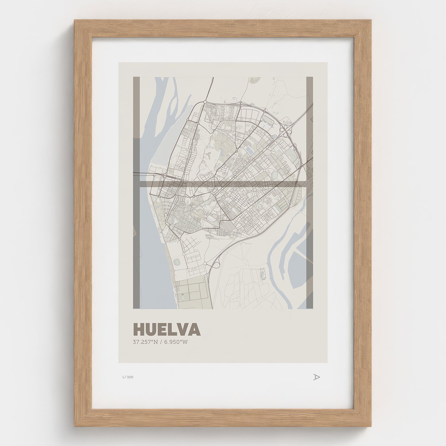 Lámina tipográfica de Huelva – diseño Ultrafina, marco de madera natural