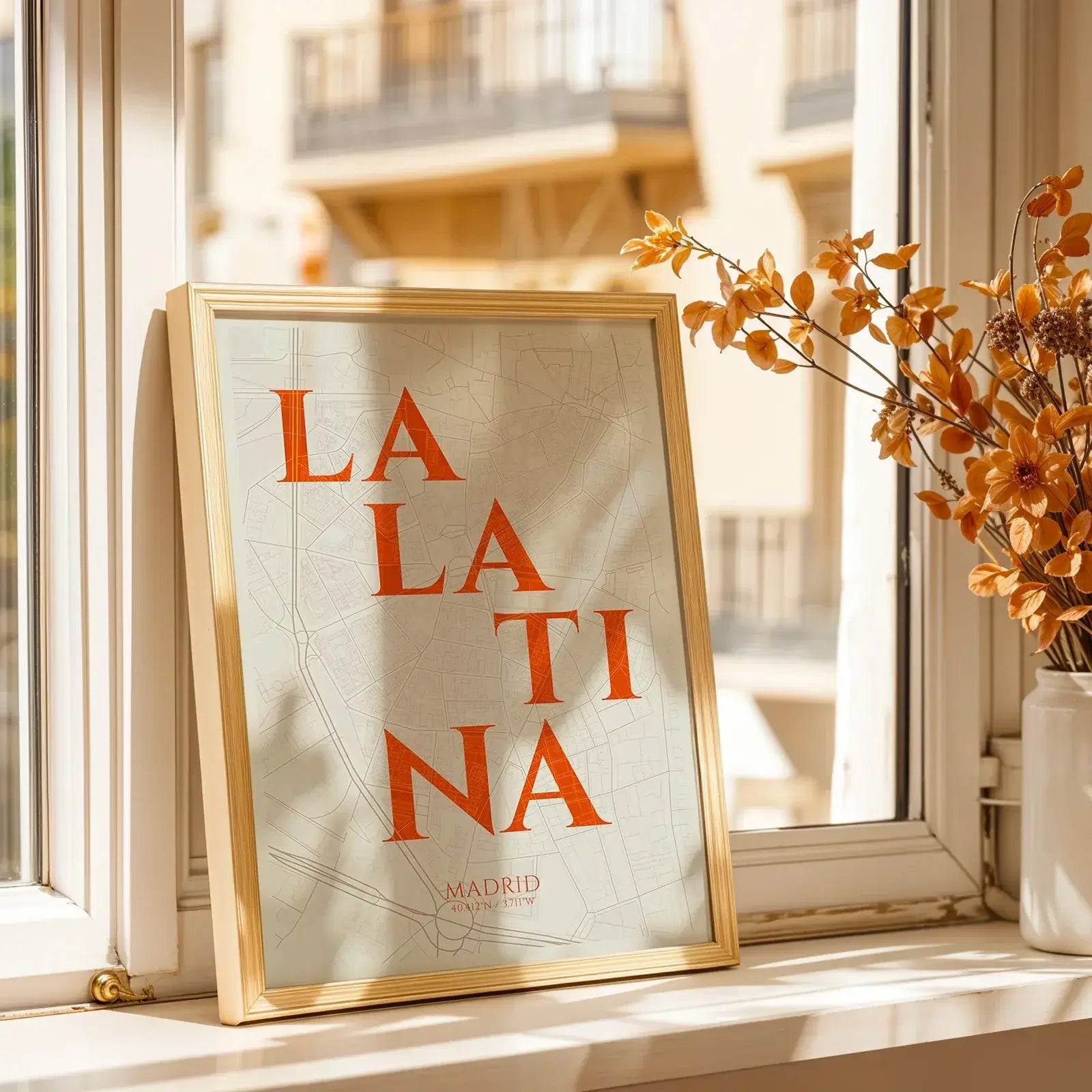 Lámina elegante de La Latina, Madrid – Póster minimalista y sofisticado