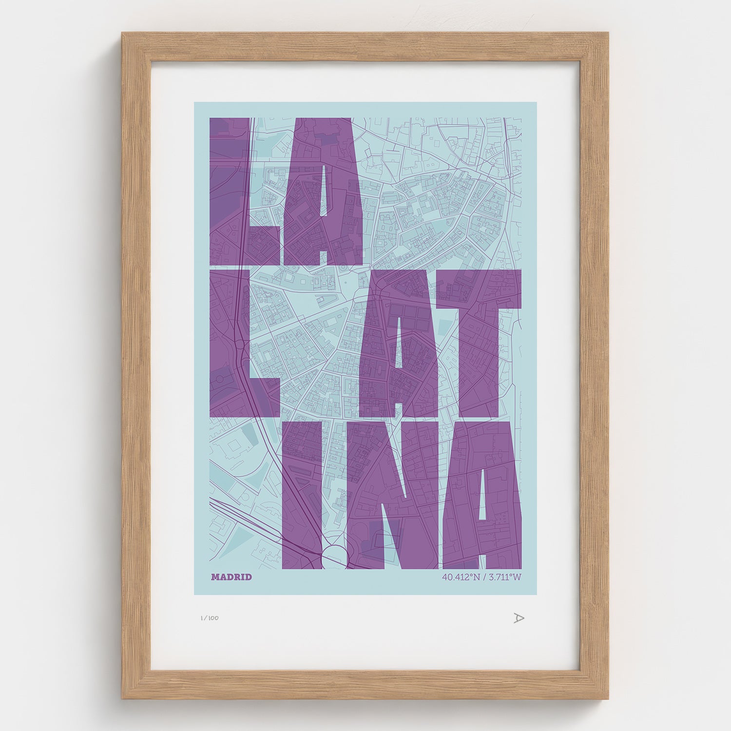 Lámina tipográfica de La Latina – diseño Revoltosa, marco de madera natural