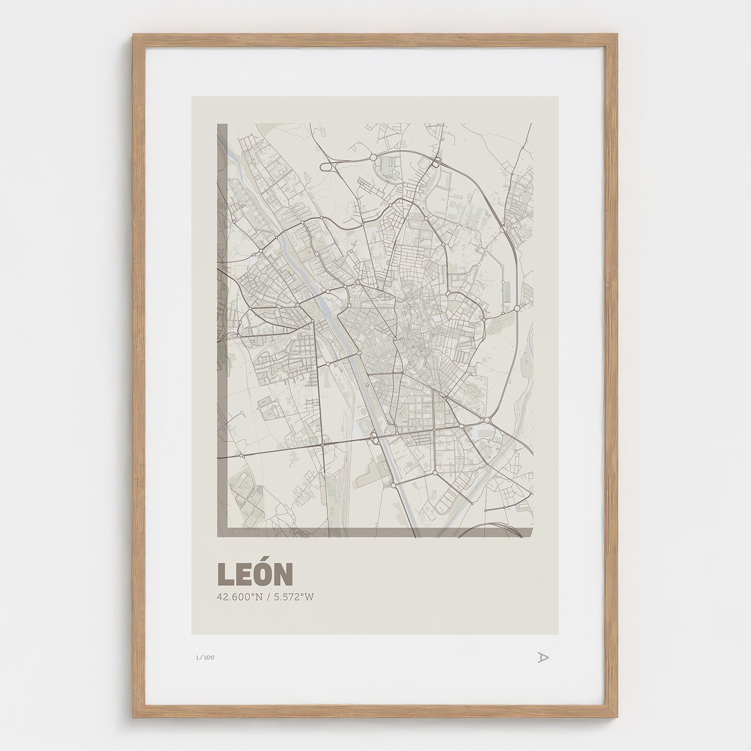 Lámina tipográfica de Leon – diseño Ultrafina, marco de madera natural