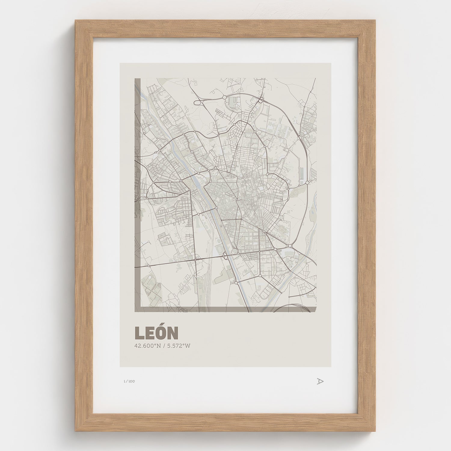 Lámina tipográfica de Leon – diseño Ultrafina, marco de madera natural