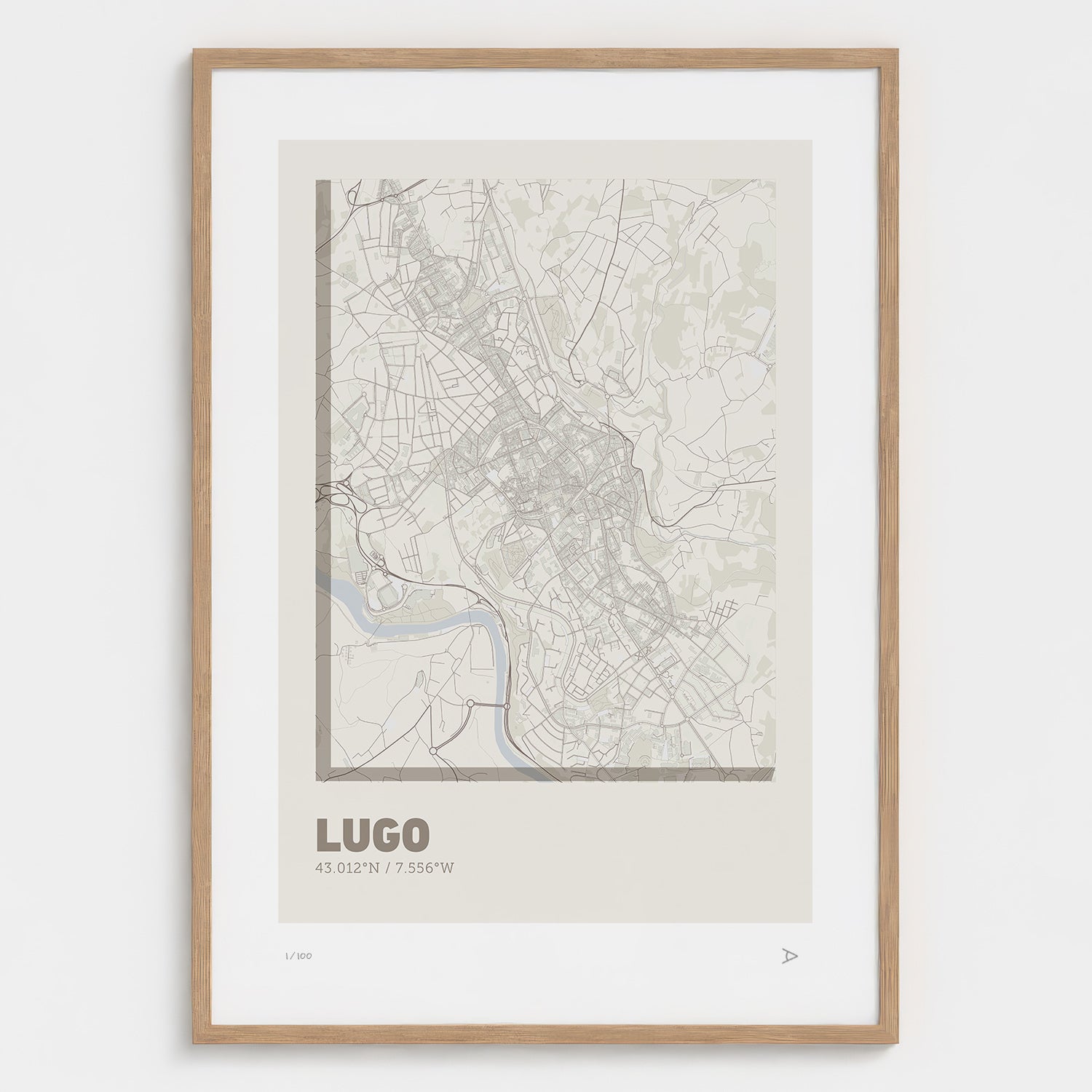 Lámina tipográfica de Lugo – diseño Ultrafina, marco de madera natural