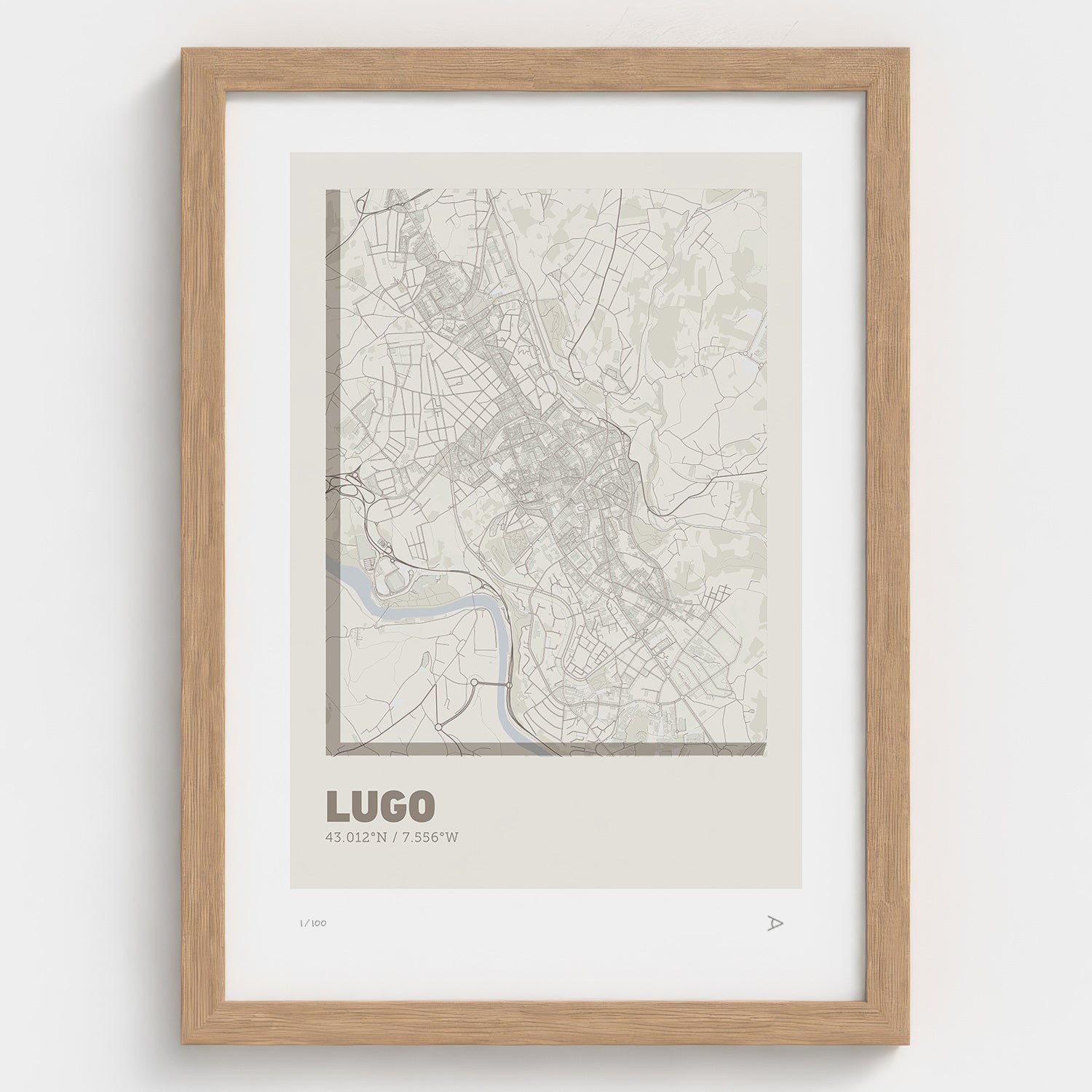 Lámina tipográfica de Lugo – diseño Ultrafina, marco de madera natural