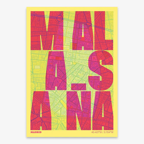 Mapa de Malasaña, Madrid, en el diseño la Revoltosa, donde las letras del nombre aparecen aleatoriamente en diferentes líneas para un diseño urbano realmente original diseñado en amarillo y fucsia