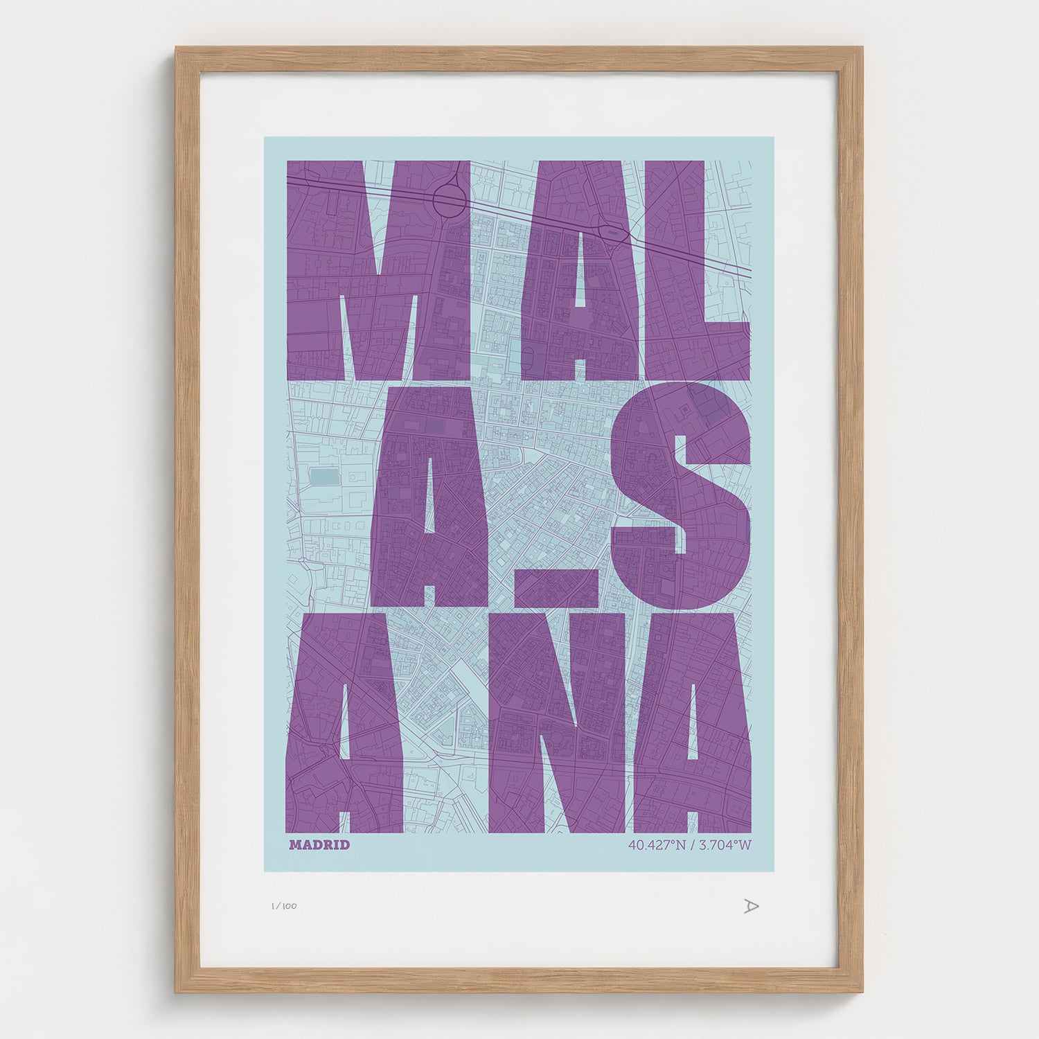 Lámina tipográfica de Malasaña – diseño Revoltosa, marco de madera natural
