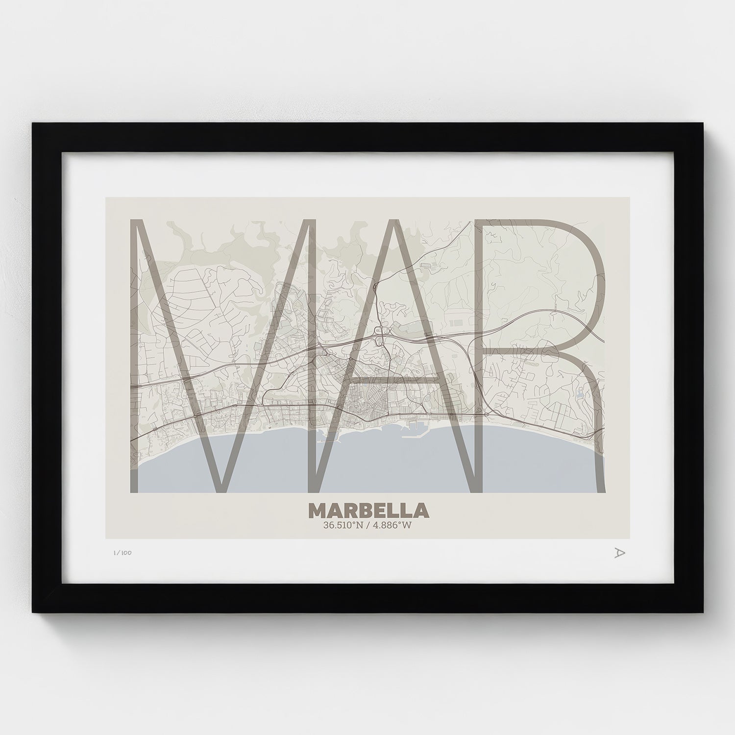 Lámina tipográfica de Marbella – diseño Ultrafina, marco negro