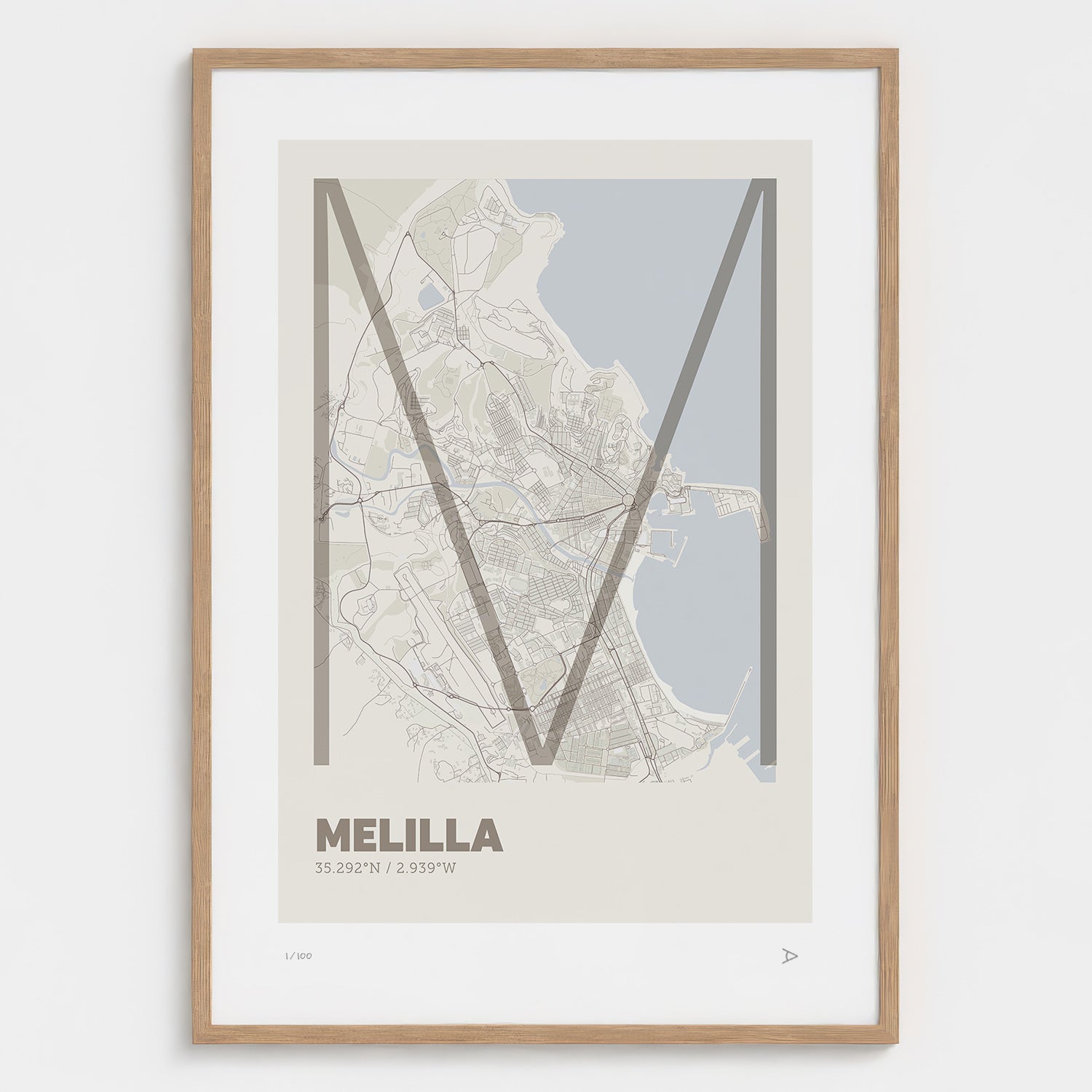 Lámina tipográfica de Melilla – diseño Ultrafina, marco de madera natural