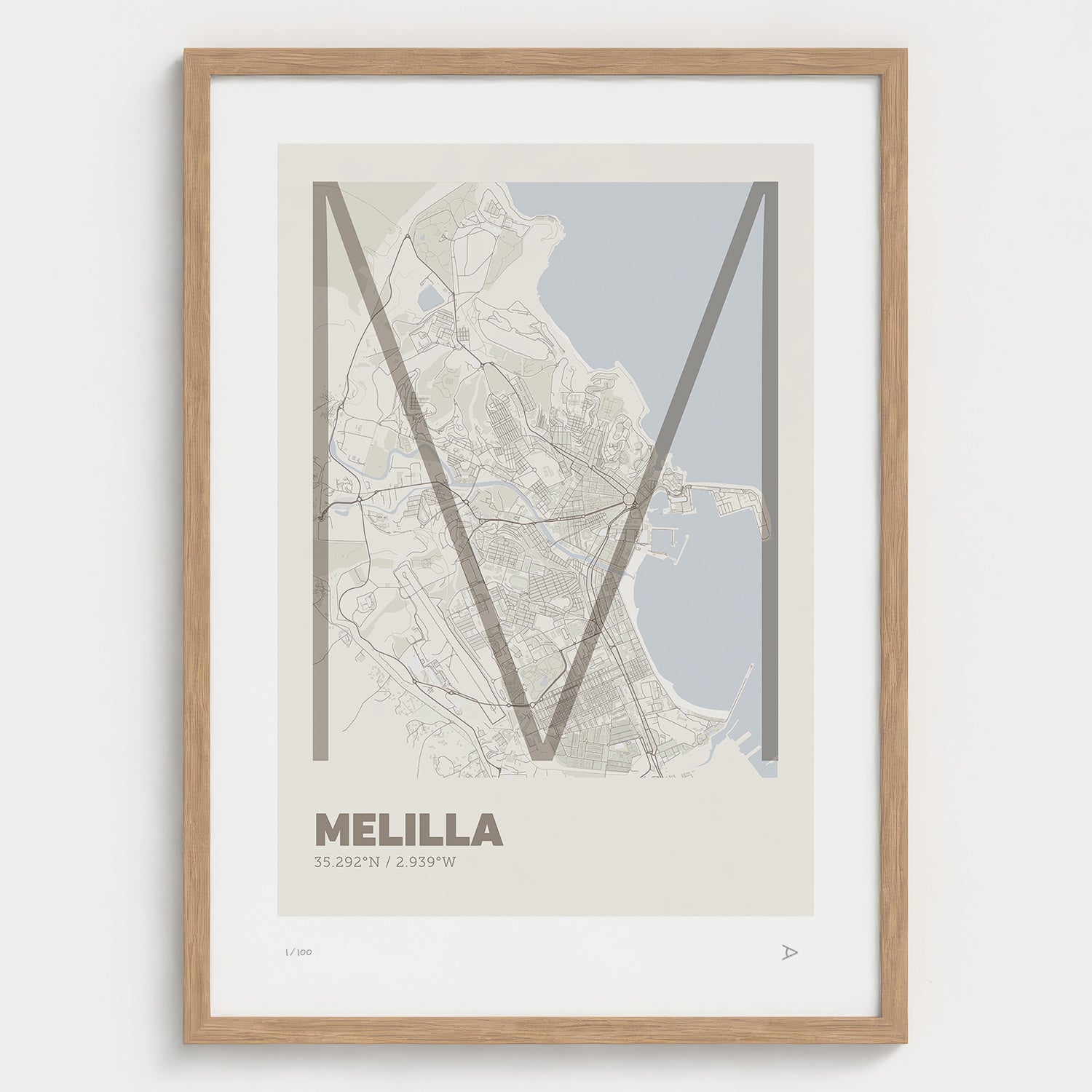 Lámina tipográfica de Melilla – diseño Ultrafina, marco de madera natural