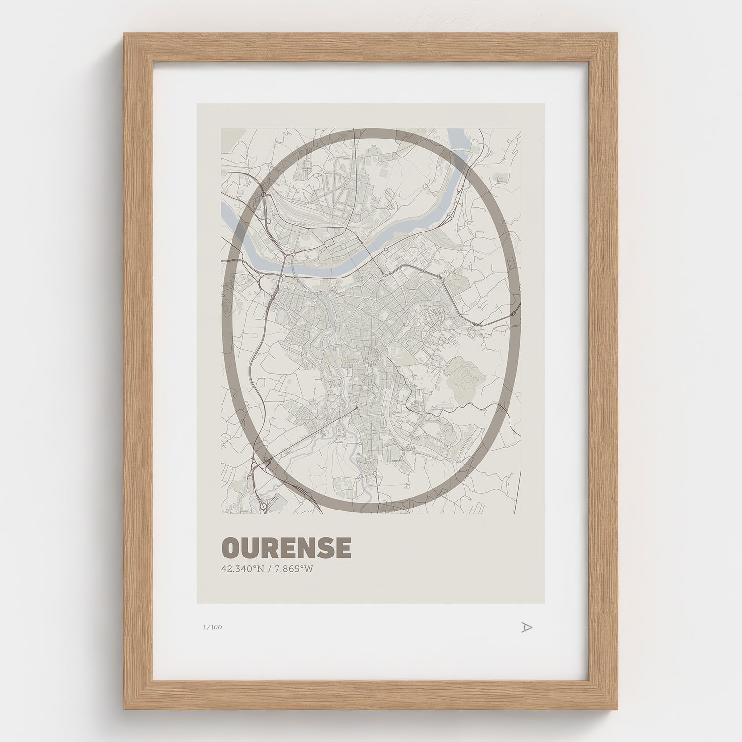 Lámina tipográfica de Ourense – diseño Ultrafina, marco de madera natural