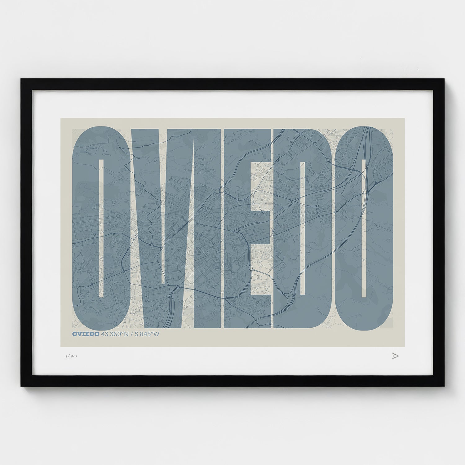 Lámina tipográfica de Oviedo – diseño Extra Comprimida, marco negro