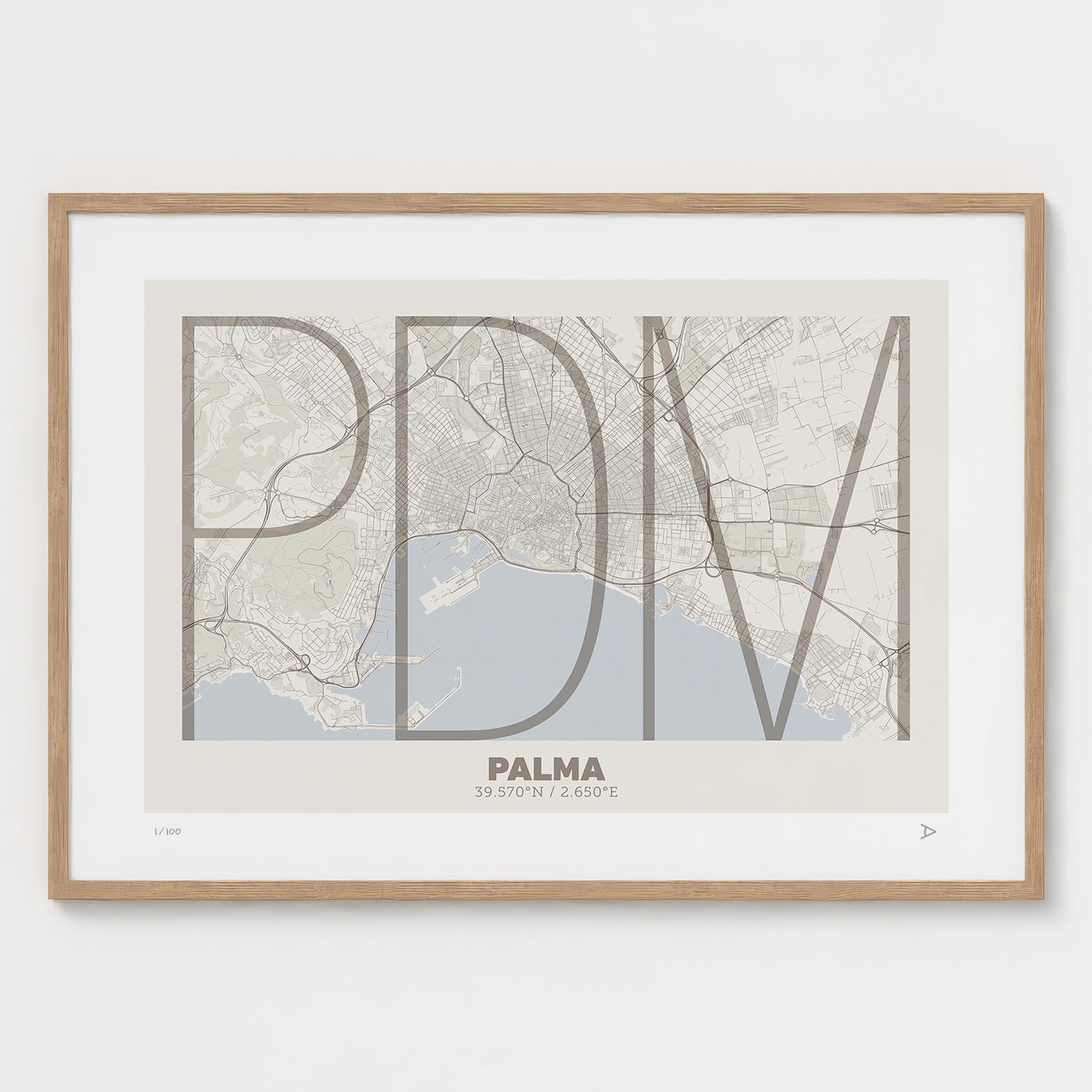 Lámina tipográfica de Palma – diseño Ultrafina, marco de madera natural