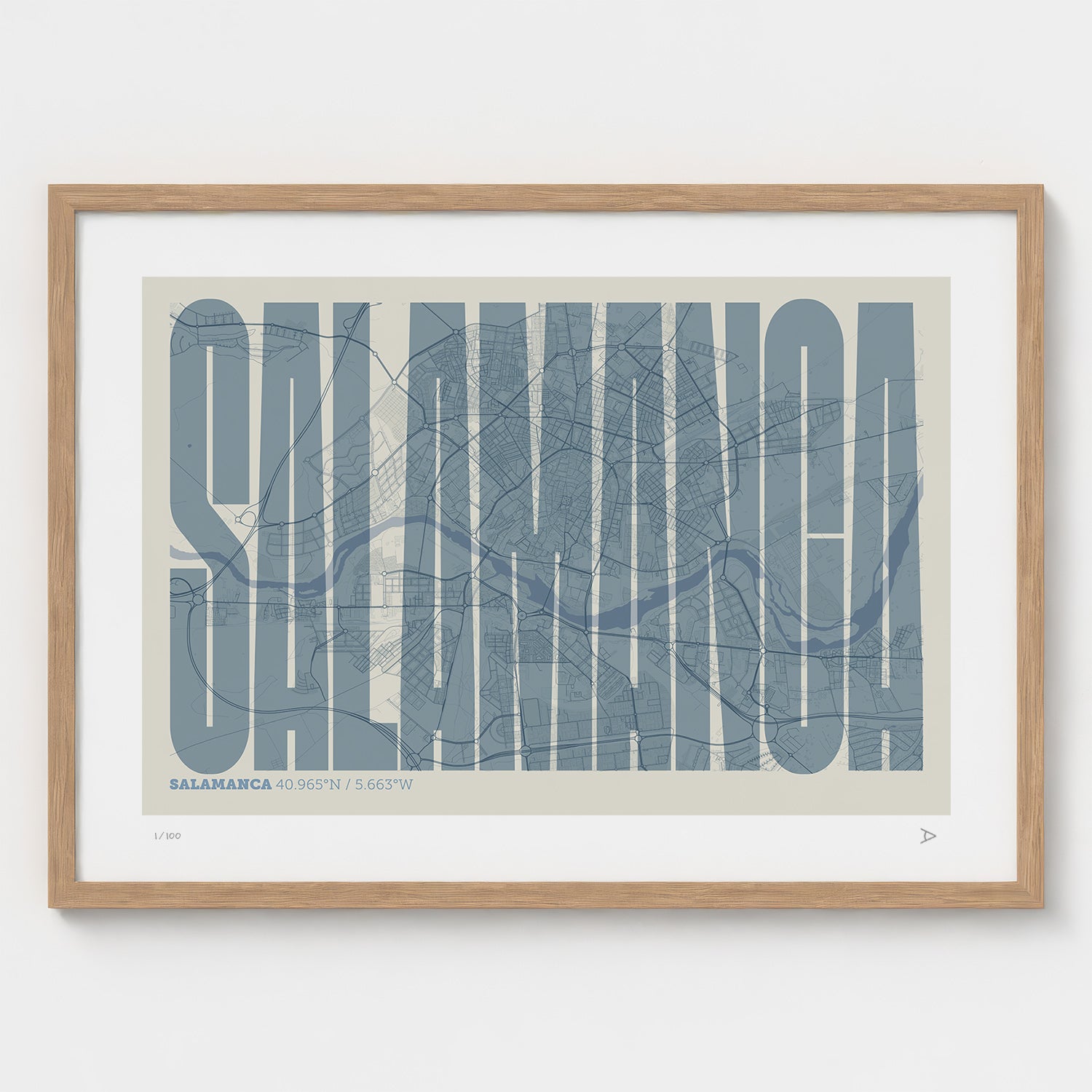 Lámina tipográfica de Salamanca – diseño Extra Comprimida, marco de madera natural