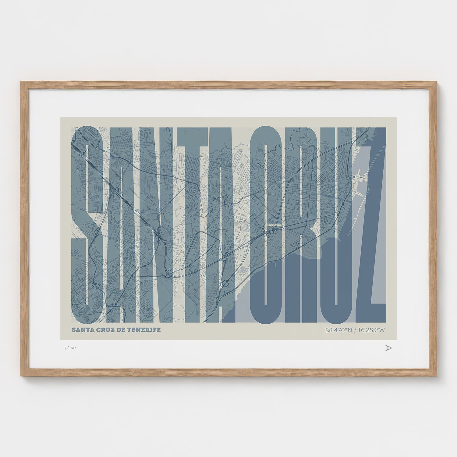 Lámina tipográfica de Santa Cruz de Tenerife – diseño Extra Comprimida, marco de madera natural