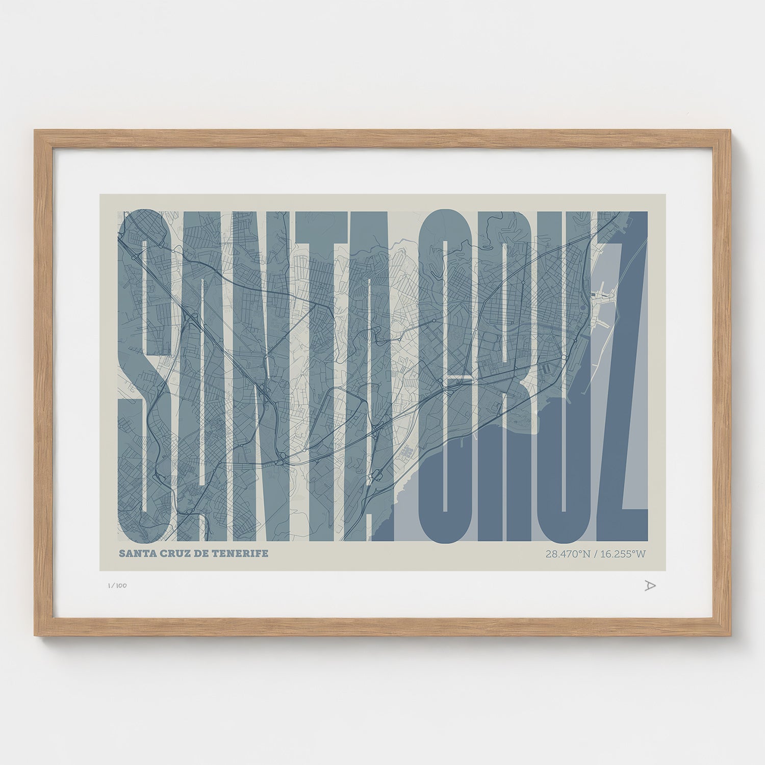 Lámina tipográfica de Santa Cruz de Tenerife – diseño Extra Comprimida, marco de madera natural