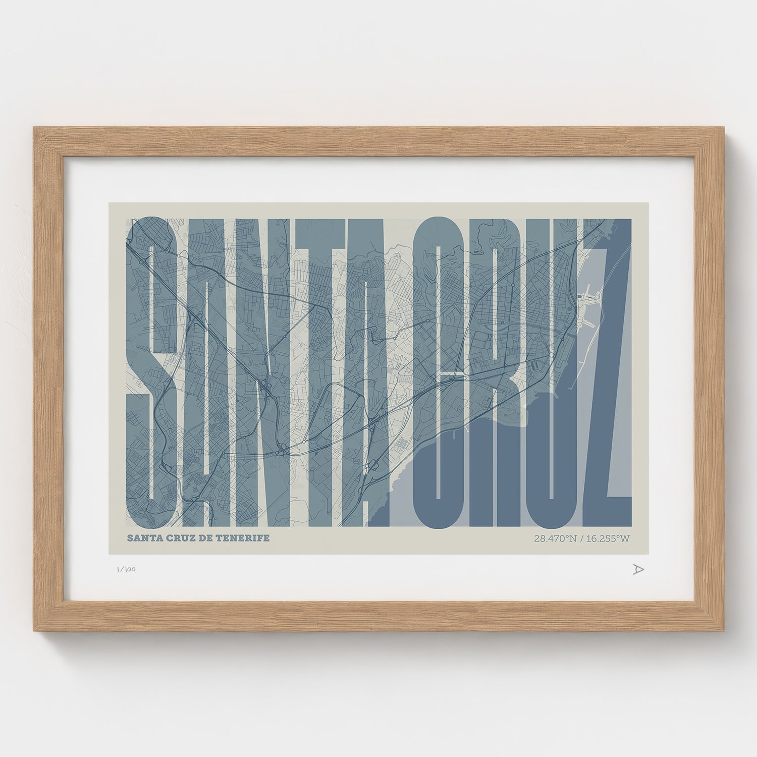 Lámina tipográfica de Santa Cruz de Tenerife – diseño Extra Comprimida, marco de madera natural