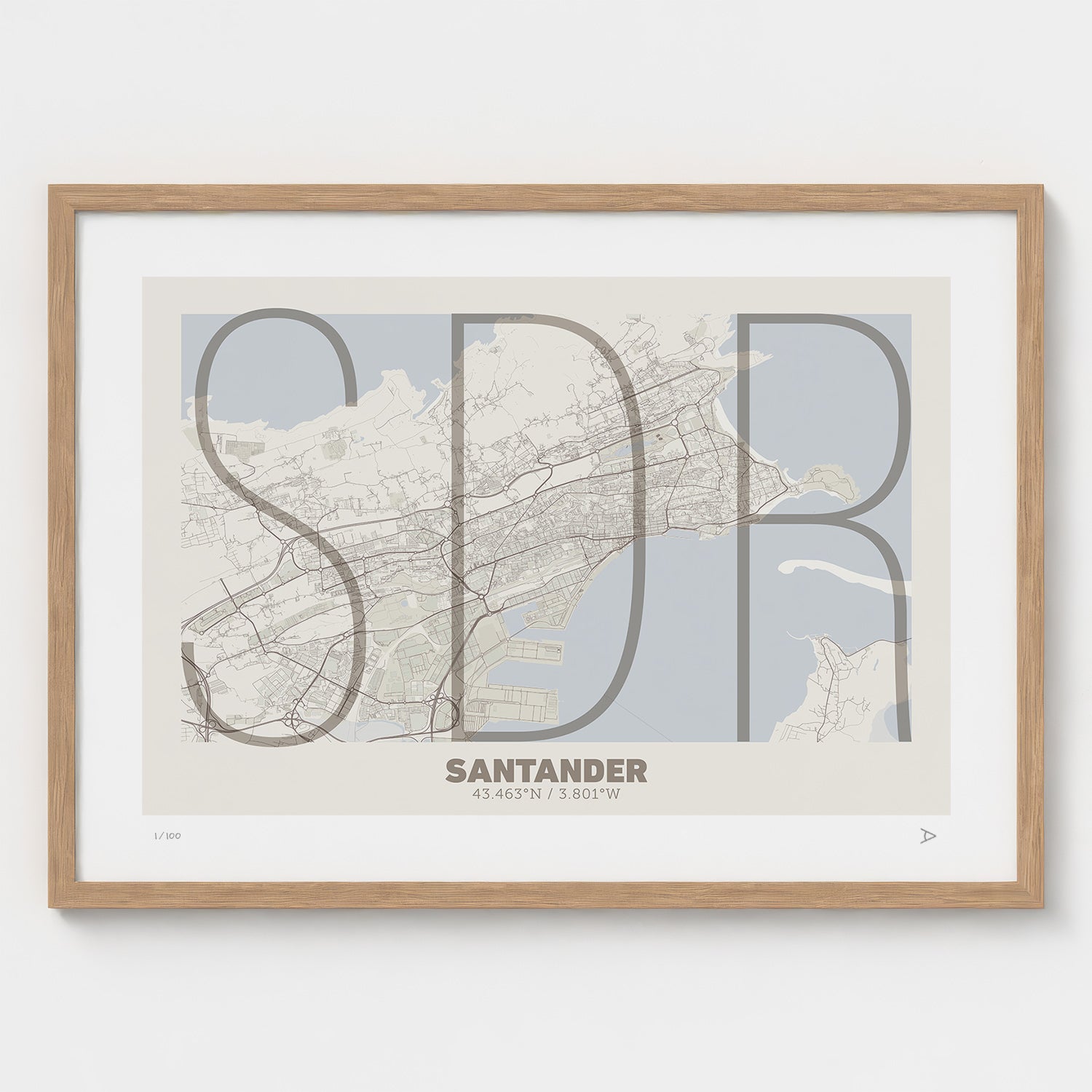 Lámina tipográfica de Santander – diseño Ultrafina, marco de madera natural