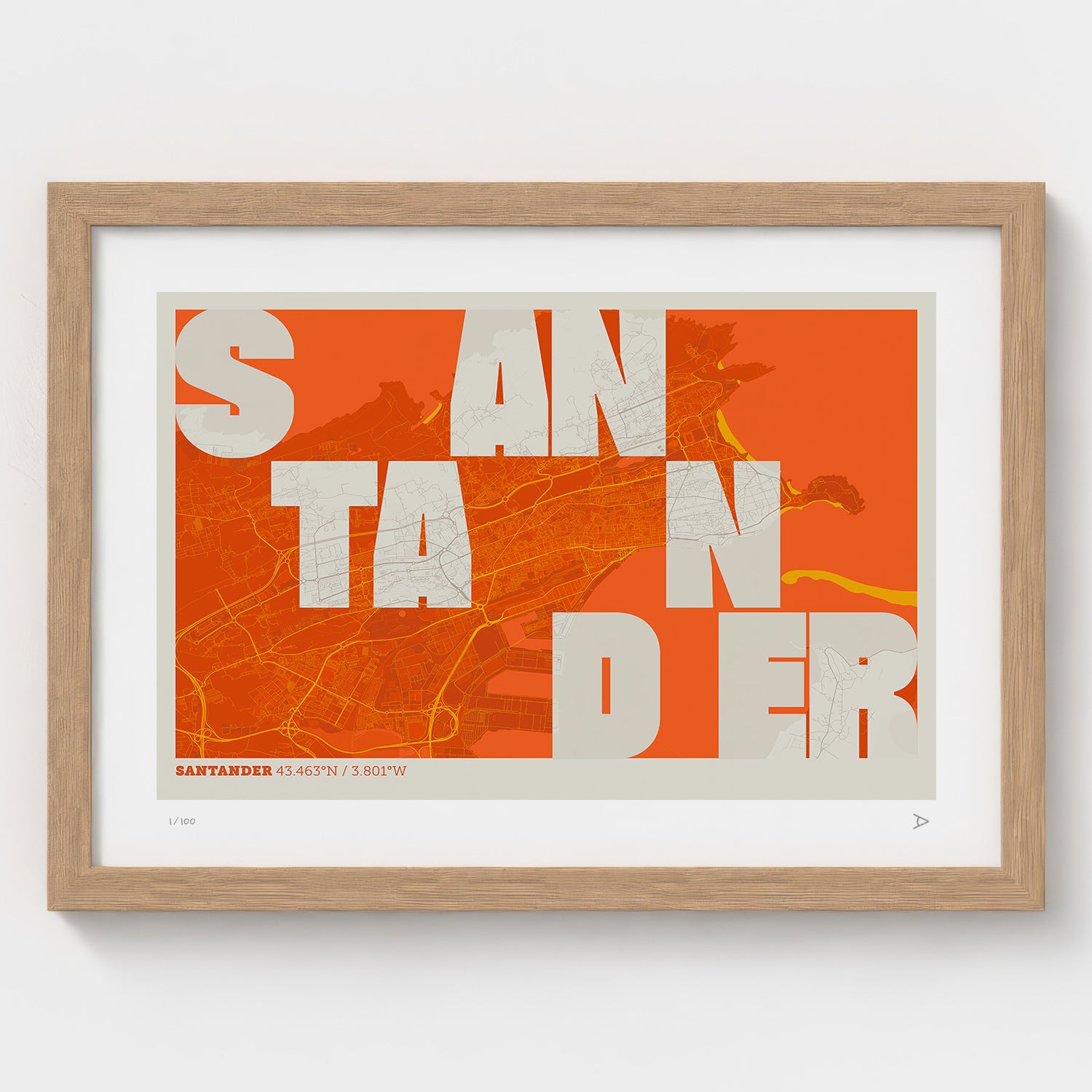 Lámina tipográfica de Santander – diseño Revoltosa, marco de madera natural