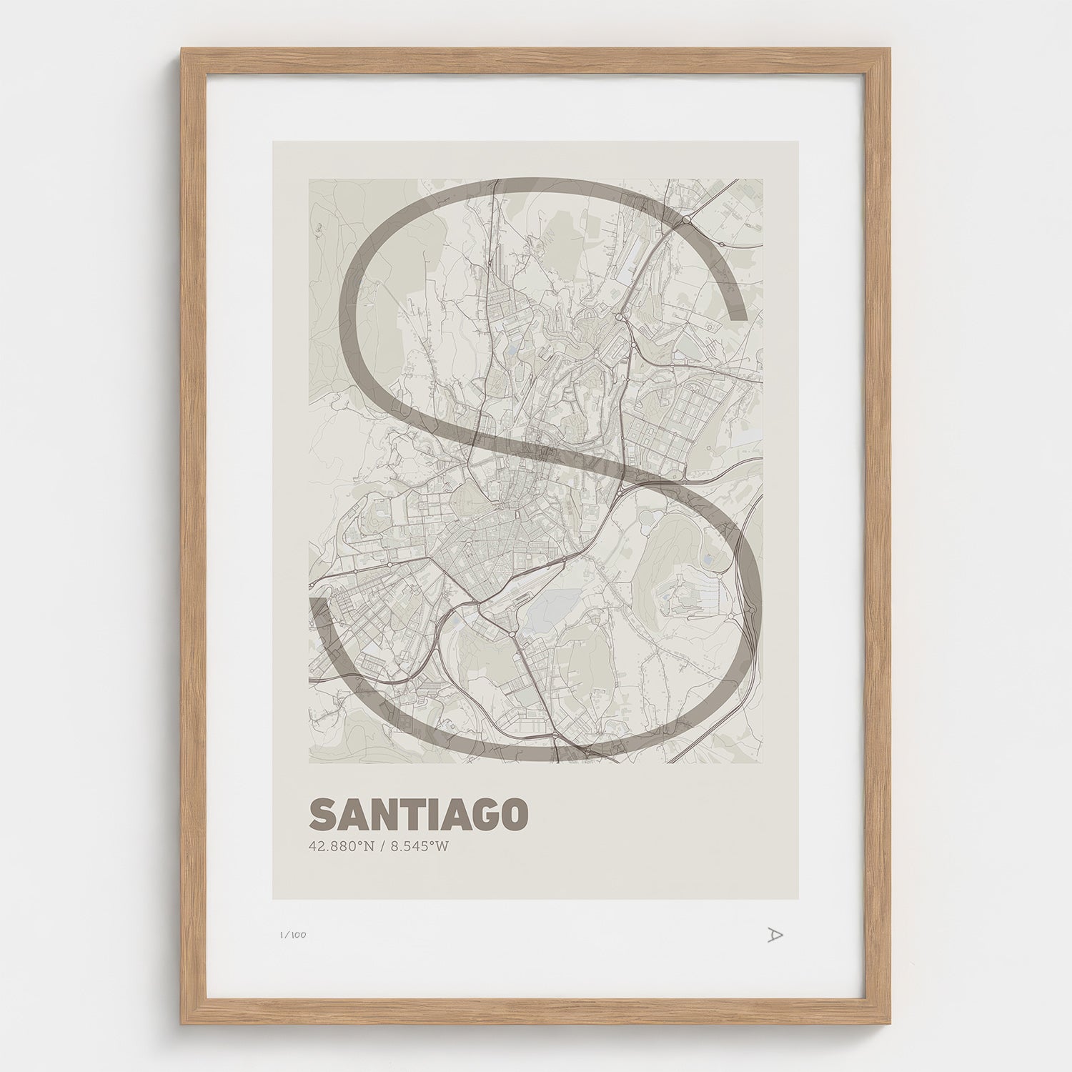 Lámina tipográfica de Santiago de Compostela – diseño Ultrafina, marco de madera natural