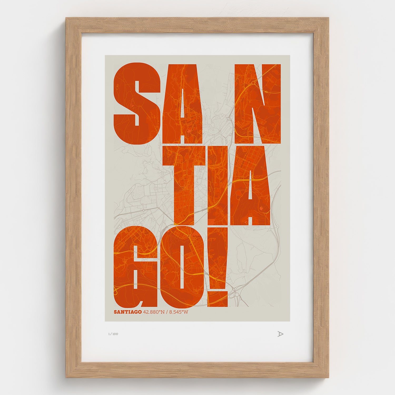 Lámina tipográfica de Santiago de Compostela – diseño Revoltosa, marco de madera natural