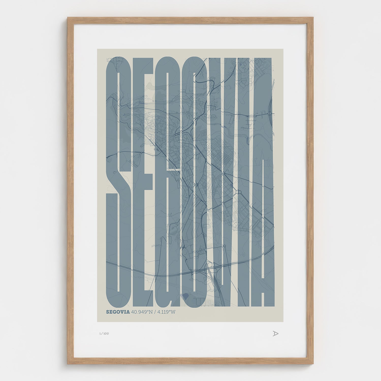 Lámina tipográfica de Segovia – diseño Extra Comprimida, marco de madera natural